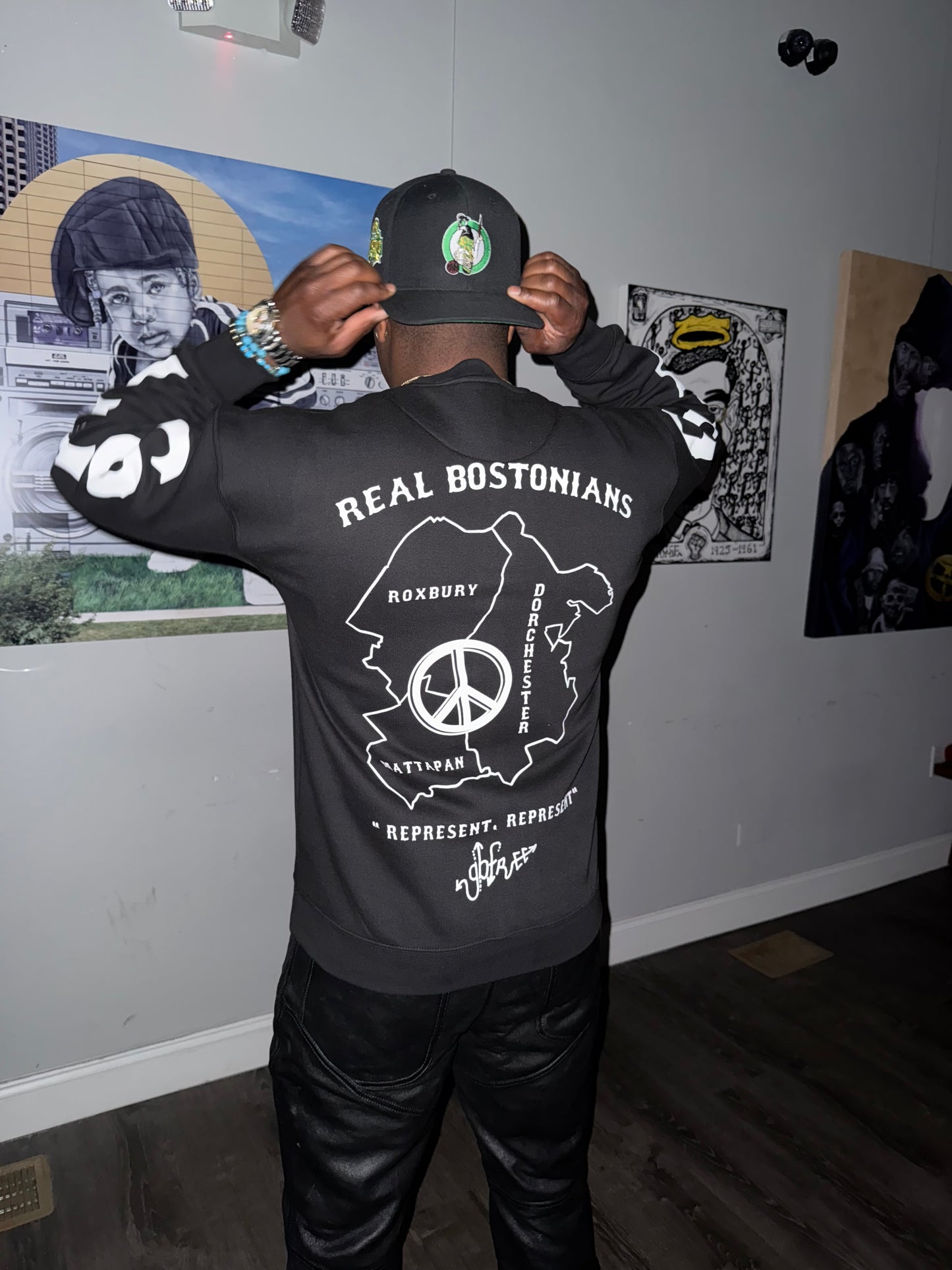 "Real Bostonians Crewneck - 617 Black"